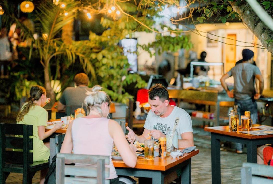 אונה ואטונה Daffodil Restaurant & Holiday Resort מראה חיצוני תמונה